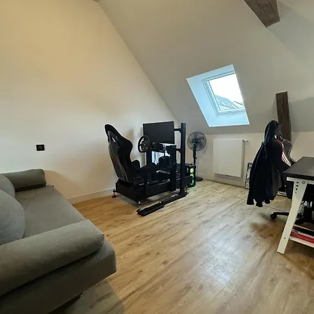Le Garage Des 24 Heure - 10pers - Circuit Bugatti - Reve Au Mans Holiday home Le Mans